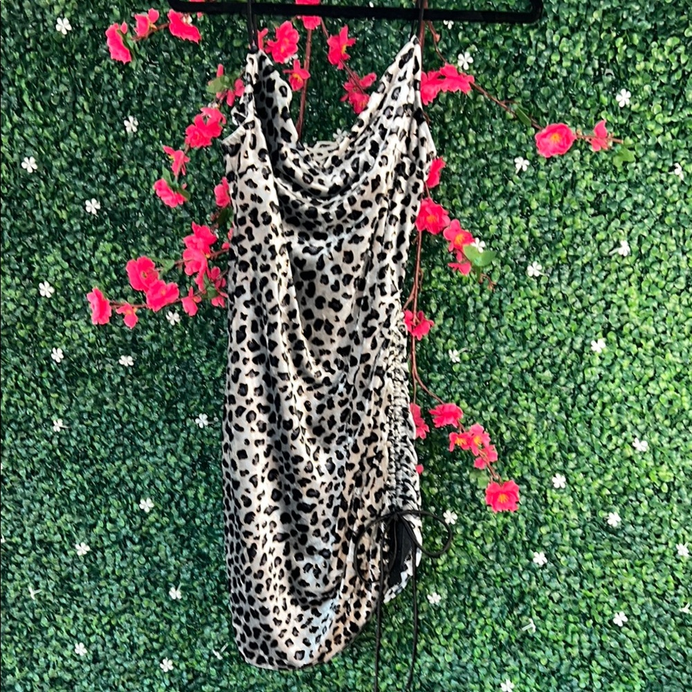 Chic Leopard Print Dress